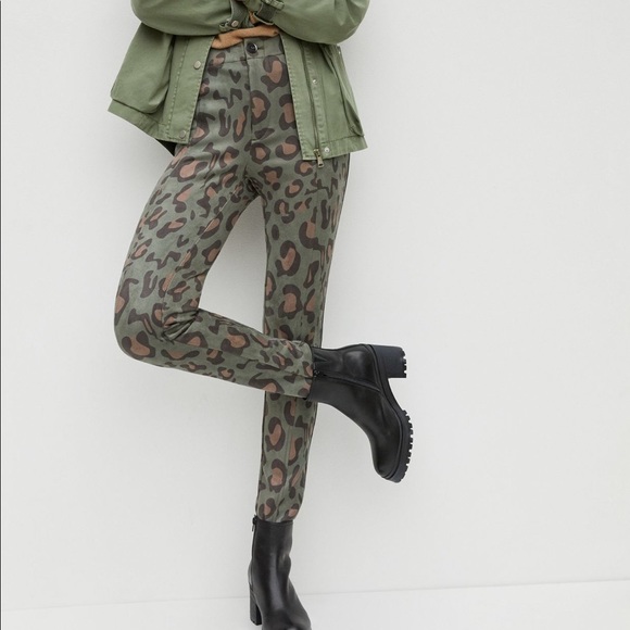 NWT. Anthropologie Leopard Sueded Slim Pants sz 4 - Picture 3 of 12